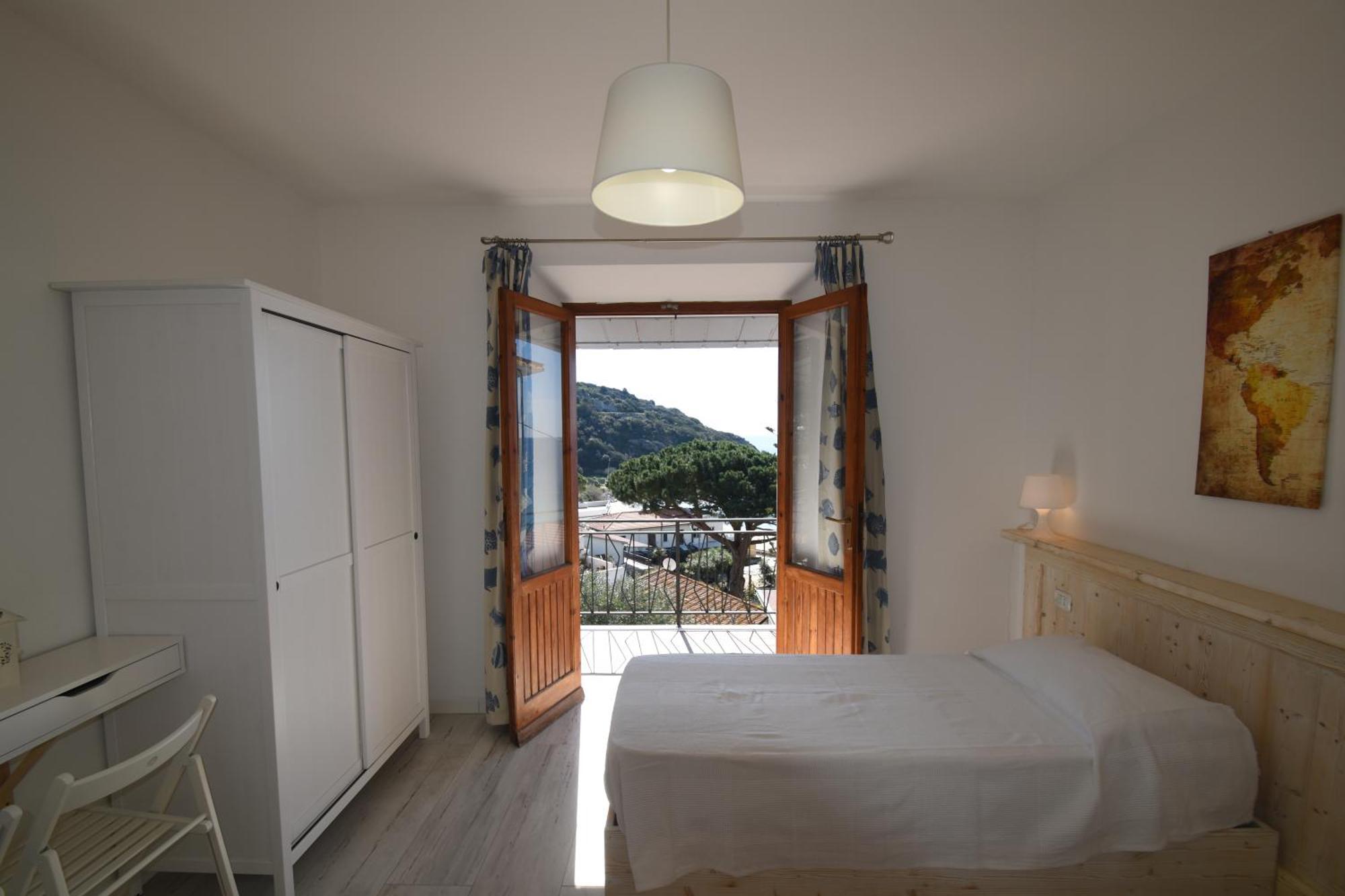 Appartamenti Cavoli - Vista Mare Con Terrazze, Clima E Posti Auto Spiaggia di Cavoli Kültér fotó