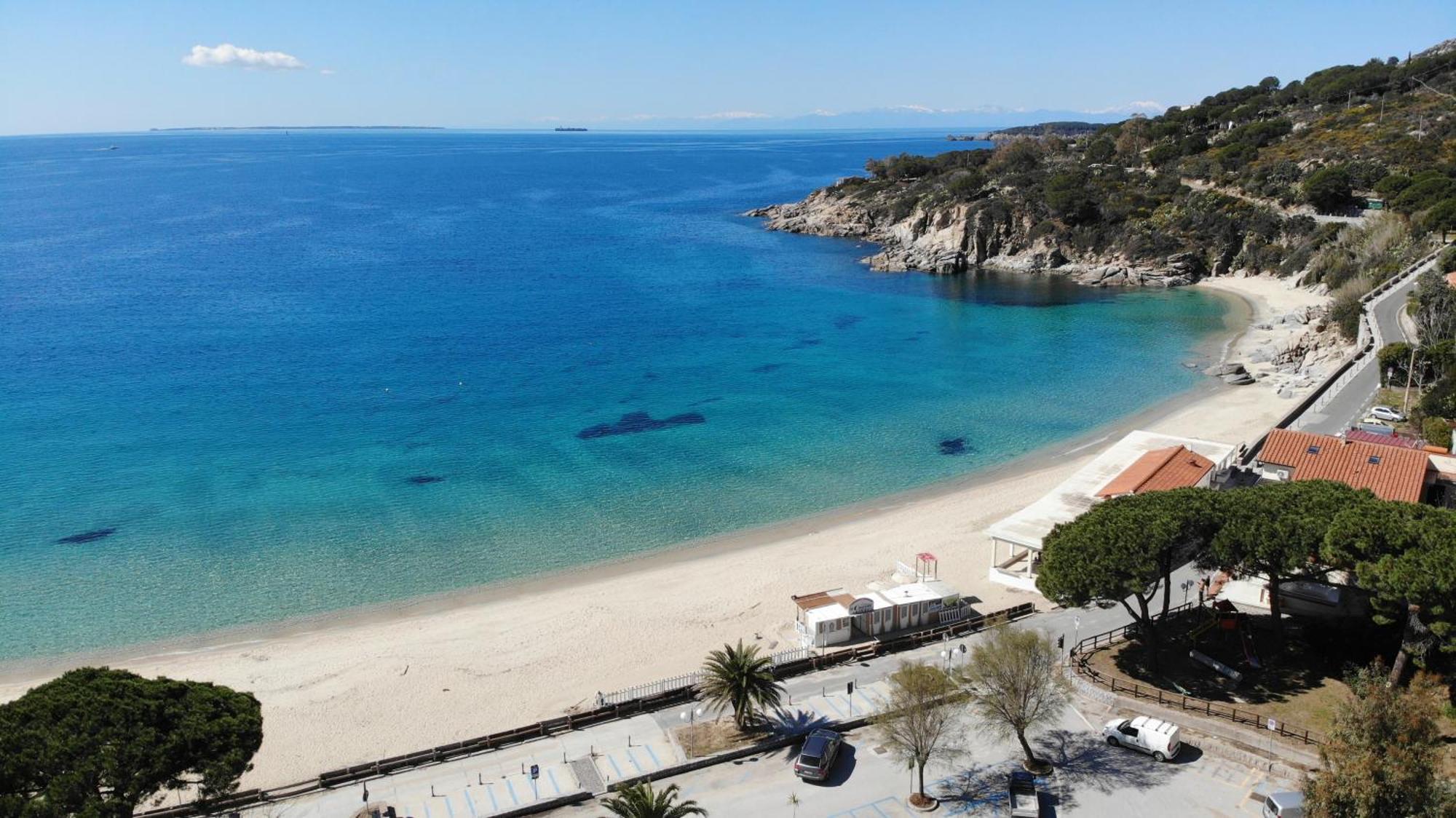 Appartamenti Cavoli - Vista Mare Con Terrazze, Clima E Posti Auto Spiaggia di Cavoli Kültér fotó