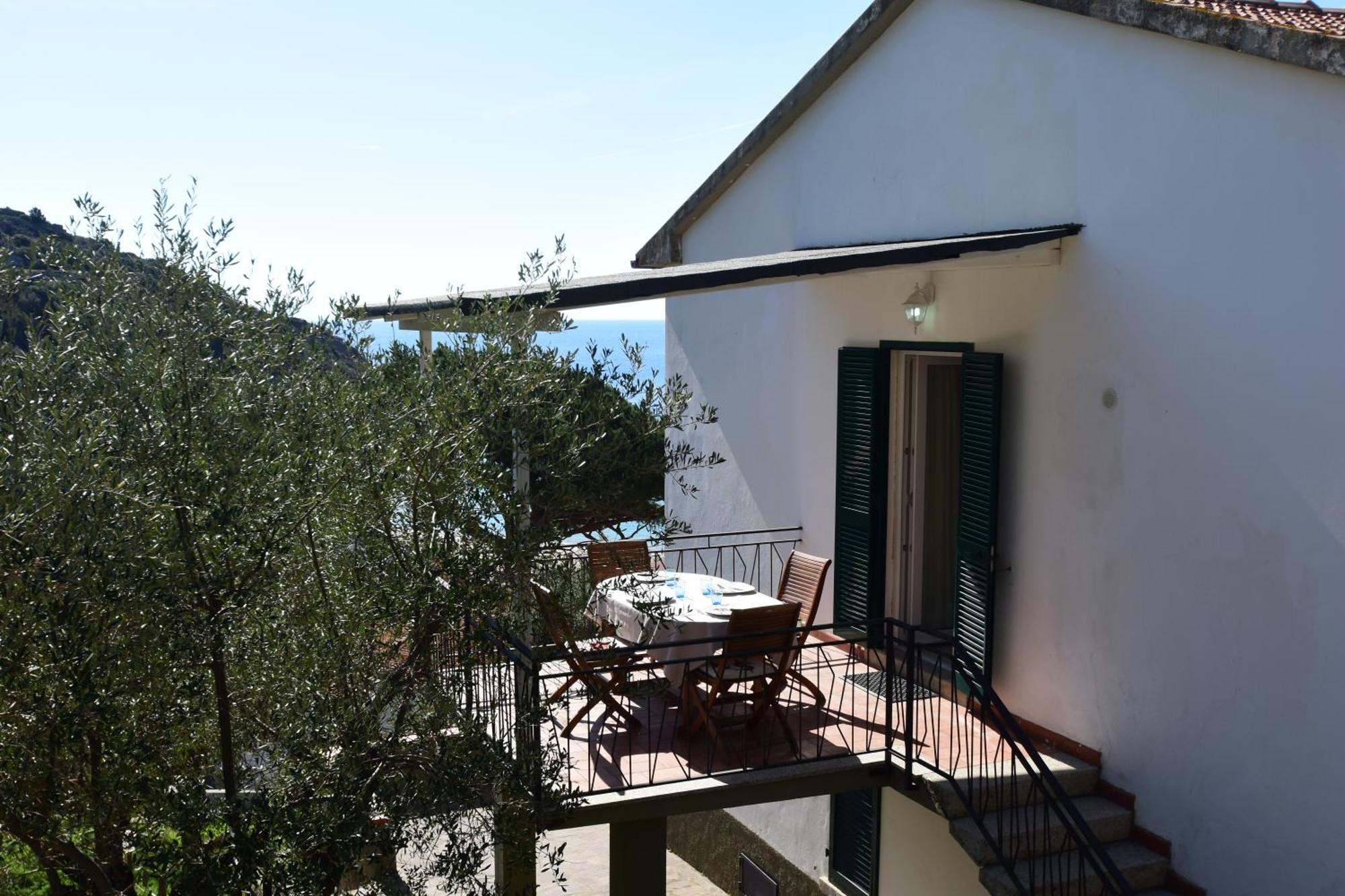 Appartamenti Cavoli - Vista Mare Con Terrazze, Clima E Posti Auto Spiaggia di Cavoli Kültér fotó