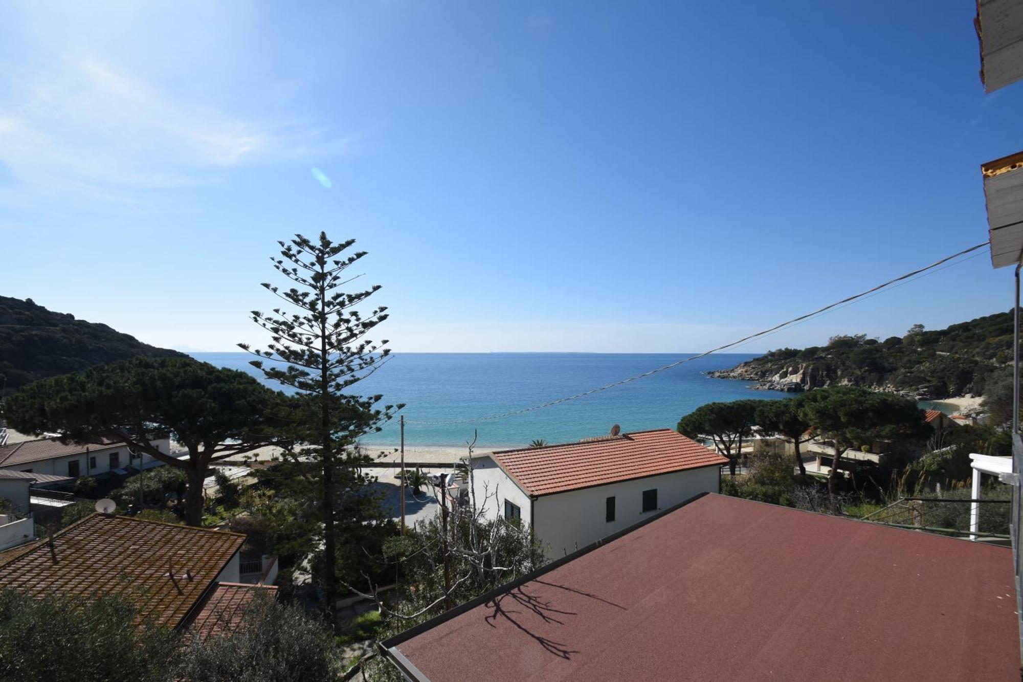 Appartamenti Cavoli - Vista Mare Con Terrazze, Clima E Posti Auto Spiaggia di Cavoli Kültér fotó