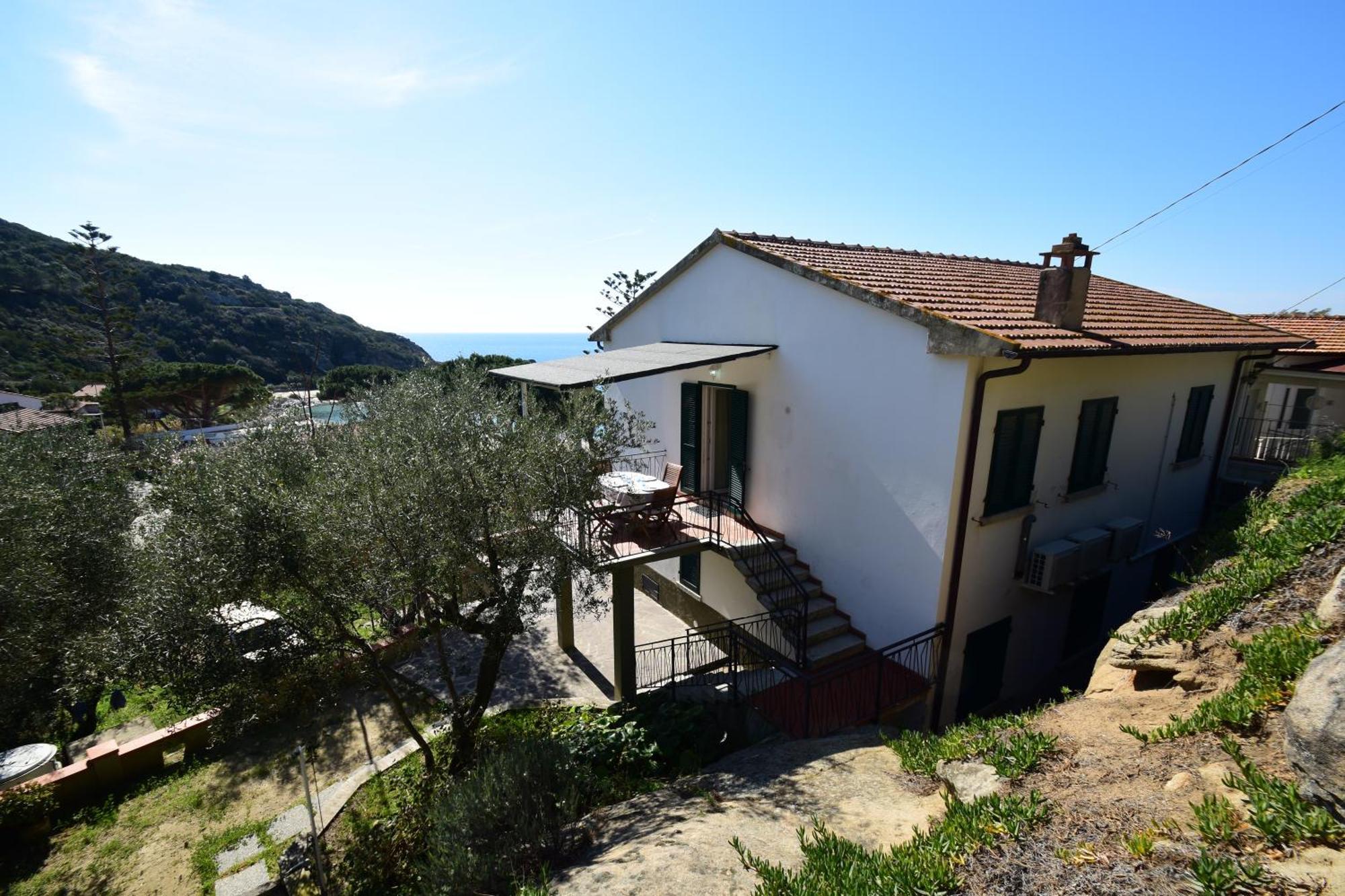 Appartamenti Cavoli - Vista Mare Con Terrazze, Clima E Posti Auto Spiaggia di Cavoli Kültér fotó